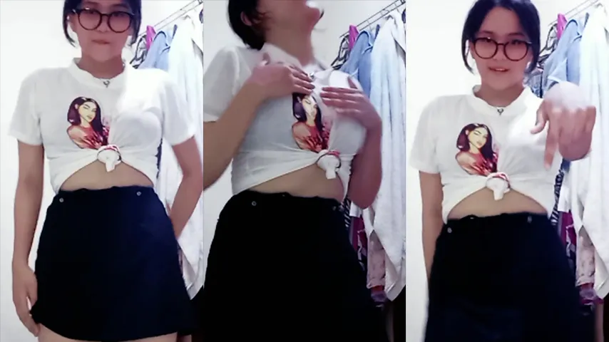 Bokep Indo Elya Bocil Tiktoker Kacamata Joget
